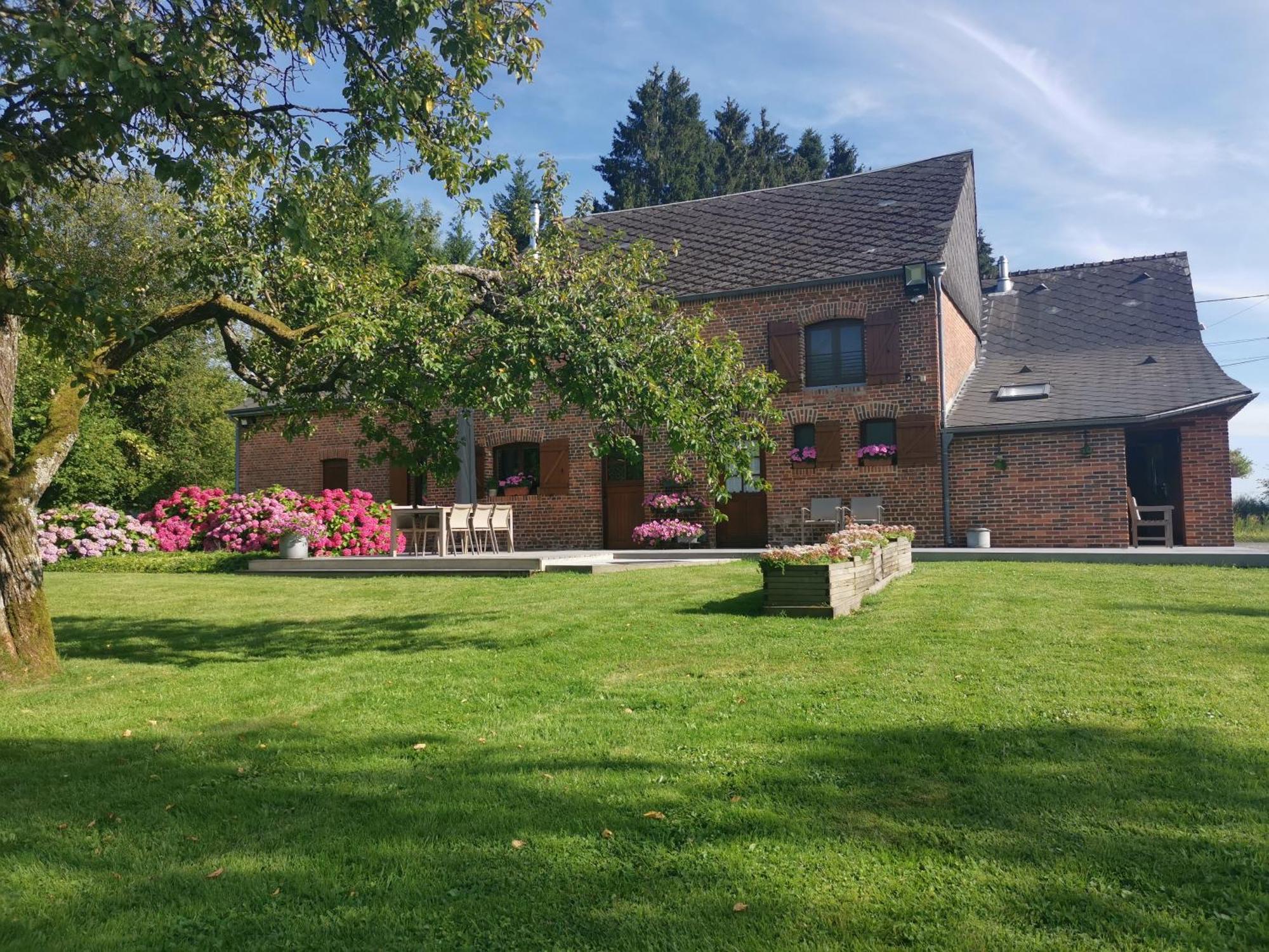 La Croix Bala Villa Signy-le-Petit Luaran gambar